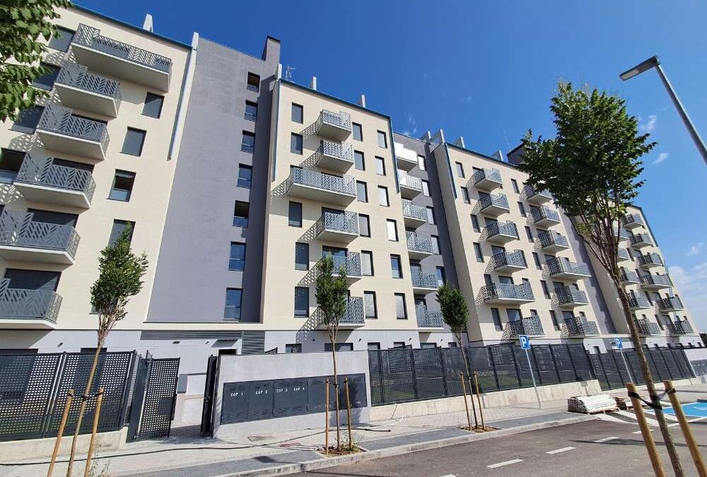 Reparación de fachadas en Madrid: Seguridad, estética y ahorro energético